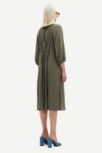 Load image into Gallery viewer, Saselma dress 15154 Dusty Olive
