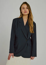 Load image into Gallery viewer, Kandria shaped blazer Brown pinstripes
