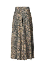 Load image into Gallery viewer, NATJA button skirt Leopard print
