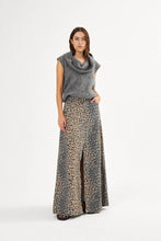 Load image into Gallery viewer, NATJA button skirt Leopard print
