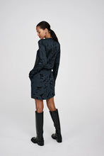 Load image into Gallery viewer, AGNIA tube blouse Midnight black
