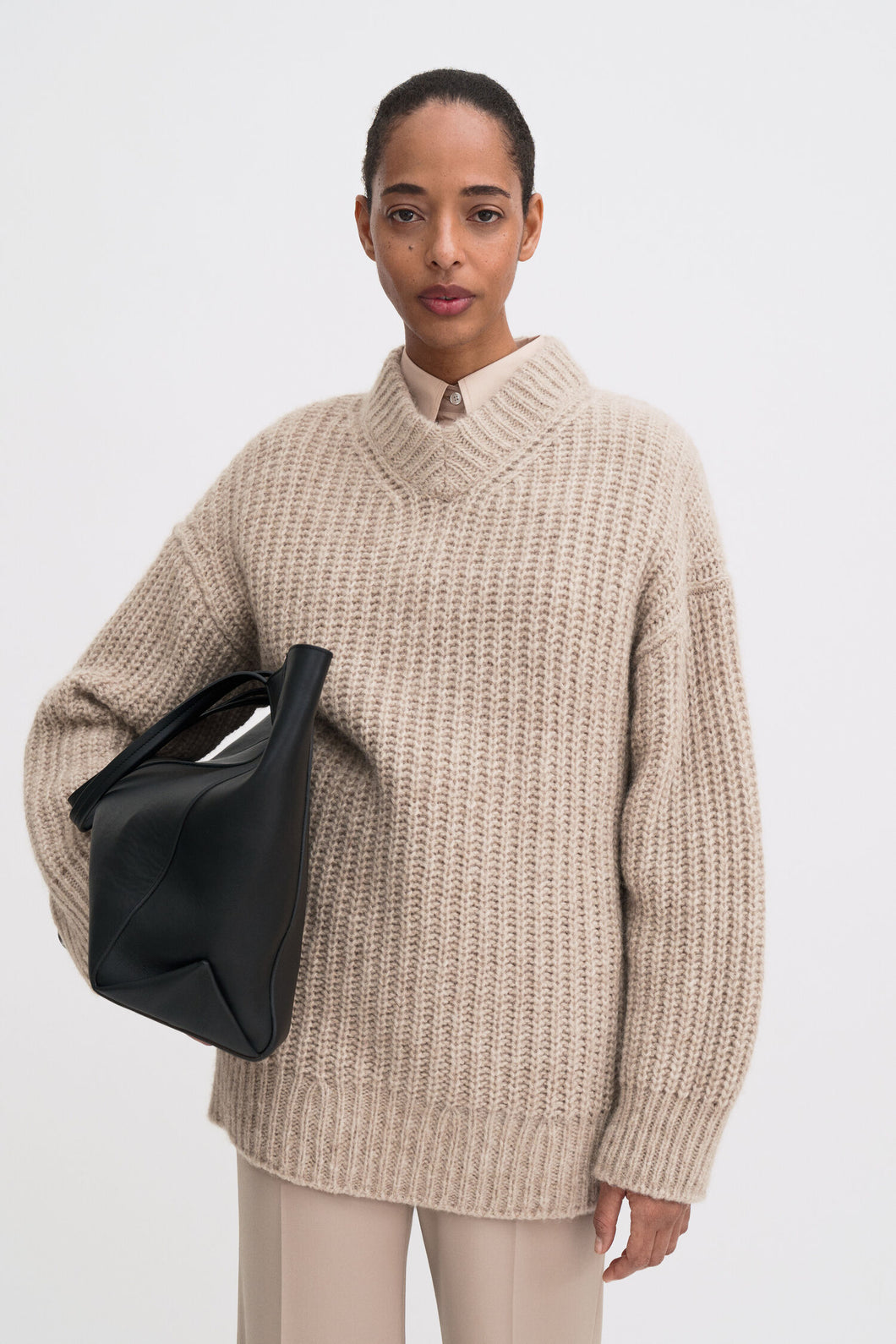 Soft Alpaca V-Neck Sweater Light Beige