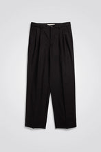 Load image into Gallery viewer, Benn Relaxed Pleated Trousers Black
