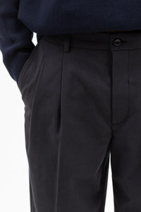 Benn Relaxed Pleated Trousers Black