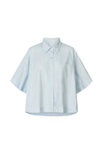 Load image into Gallery viewer, BERTE Poplin curved hem shirt, Light blue
