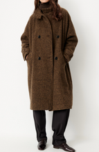 Load image into Gallery viewer, BLEECHECKS Coat, Selvawood
