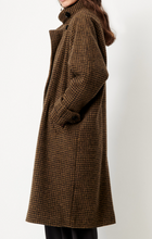Load image into Gallery viewer, BLEECHECKS Coat, Selvawood
