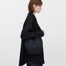 Load image into Gallery viewer, CURVE Bucket Bag, Black
