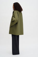 Laden Sie das Bild in den Galerie-Viewer, Cassie Car Coat, Lorbeergrün
