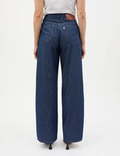 Laden Sie das Bild in den Galerie-Viewer, Christel Jeans aus Denim, Mittelblau
