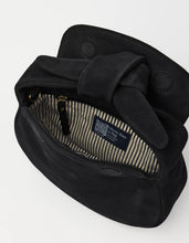 Laden Sie das Bild in den Galerie-Viewer, Coco Croissant, Black Suede
