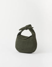 Laden Sie das Bild in den Galerie-Viewer, Coco Croissant, Moss Suede
