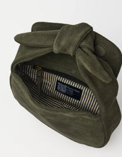 Laden Sie das Bild in den Galerie-Viewer, Coco Croissant, Moss Suede
