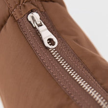Load image into Gallery viewer, CURVE Crossbody S, Dark taupe
