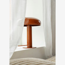Laden Sie das Bild in den Galerie-Viewer, Handcrafted enamel table lamp, Rust
