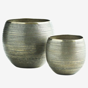 Hammered aluminium flower pots