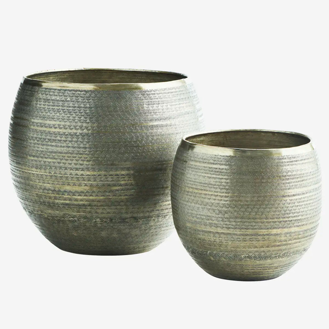 Hammered aluminium flower pots