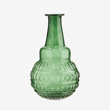 Laden Sie das Bild in den Galerie-Viewer, Vase aus recyceltem Glas, Grün
