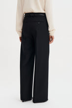 Laden Sie das Bild in den Galerie-Viewer, Harlow Wool Trousers, Black

