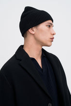 Load image into Gallery viewer, Wool Rib Hat Black
