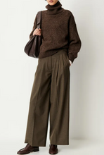 Load image into Gallery viewer, HOJIKI Trousers, Lichen
