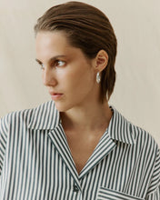 Load image into Gallery viewer, Ivy 2368 Shirt Dark navy stripes
