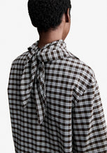 Laden Sie das Bild in den Galerie-Viewer, Jasmin tie-neck blouse, Marron
