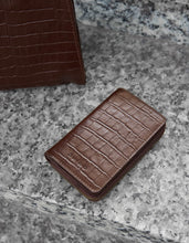 Load image into Gallery viewer, Jett Wallet Chocolate Croco Print
