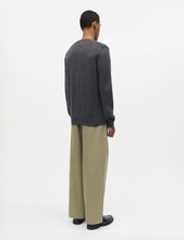 Laden Sie das Bild in den Galerie-Viewer, Merino Wool Contrast Jules Knit, Charcoal Melange
