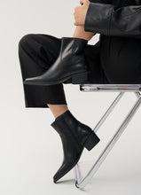 Load image into Gallery viewer, Kelsey Boots Black

