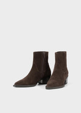 Load image into Gallery viewer, Kelsey Boots Brown
