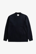 Laden Sie das Bild in den Galerie-Viewer, Kragholm Boiled Wool Crewneck, Dark Navy
