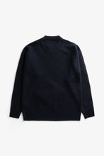Laden Sie das Bild in den Galerie-Viewer, Kragholm Boiled Wool Crewneck, Dark Navy
