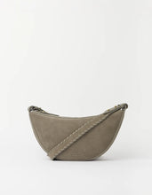 Laden Sie das Bild in den Galerie-Viewer, Leo Midi Crossbody Strap, Clay Suede
