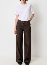 Load image into Gallery viewer, LINE Jeans, Brownim
