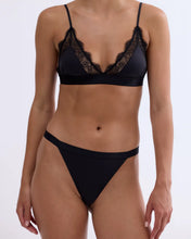 Laden Sie das Bild in den Galerie-Viewer, LOVE LACE Zarter Triangel-Bralette, Schwarz
