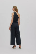 Laden Sie das Bild in den Galerie-Viewer, MIRHA One shoulder top, Black
