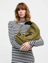Load image into Gallery viewer, Tian Moxie Clutch, Military Olive
