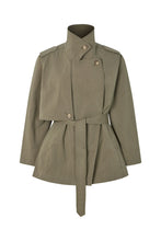 Laden Sie das Bild in den Galerie-Viewer, NADIRA Utility cropped trench jacket, Asphalt

