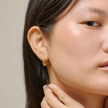 Laden Sie das Bild in den Galerie-Viewer, Nara Hoops, Gold
