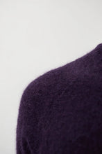 Laden Sie das Bild in den Galerie-Viewer, Nordrevik Baby Alpaca Sweater, Vintage Violet
