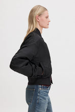 Laden Sie das Bild in den Galerie-Viewer, Nylon Zip Jacket, Black
