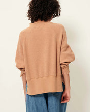 Load image into Gallery viewer, OLIVEIRA Sweatshirt, Stoneglaze
