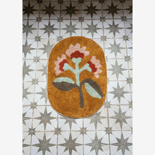 Laden Sie das Bild in den Galerie-Viewer, Oval tufted bath mat, Mustard
