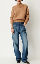 Laden Sie das Bild in den Galerie-Viewer, PALAPS V-Neck Pullover, Badiane
