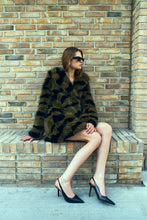 Load image into Gallery viewer, PLUSHY jacket, Dark Olive w. Black
