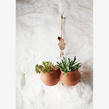 Load image into Gallery viewer, Hanging terracotta flower pots
