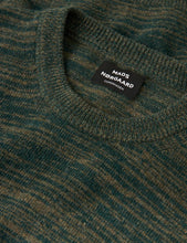 Load image into Gallery viewer, Quake Eco Wool Knit Tarmac/Darkest Spruce
