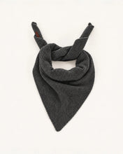 Laden Sie das Bild in den Galerie-Viewer, QUADRO Scarf, Carbonella
