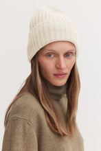 Laden Sie das Bild in den Galerie-Viewer, Wool Cashmere Rib Hat, Off-White

